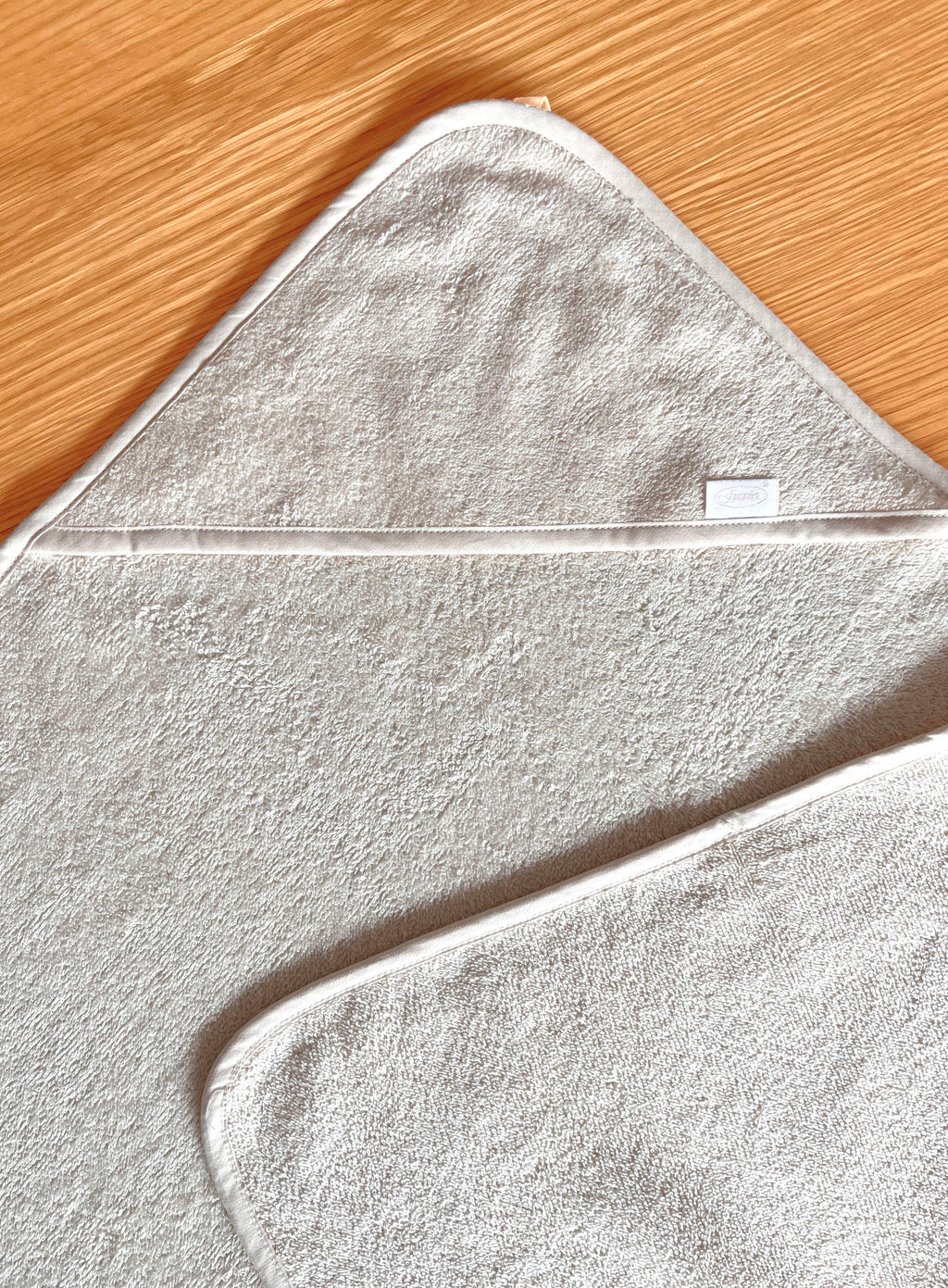 Badcape | Warm White